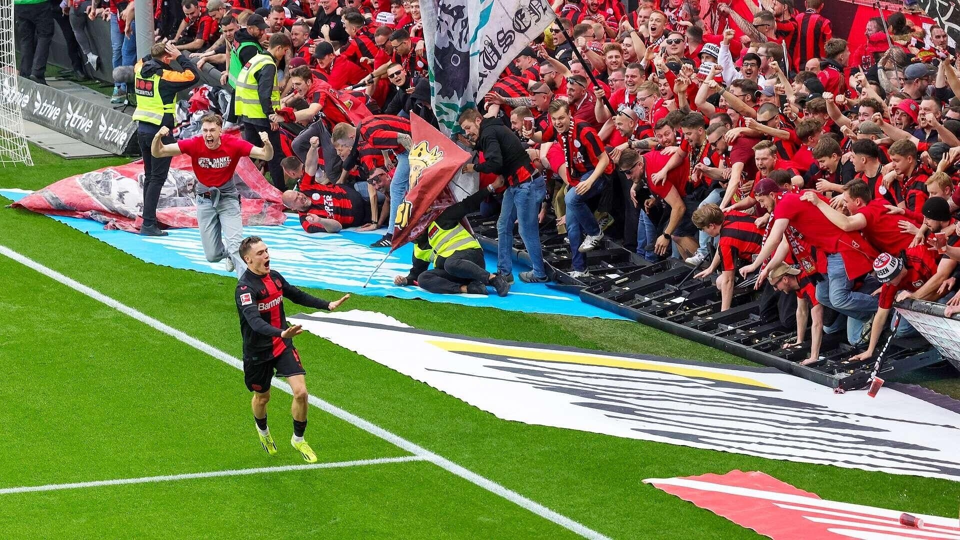 Der Platzsturm: Alle Perspektiven | Ein Jahr „Deutscher Meister SVB!“