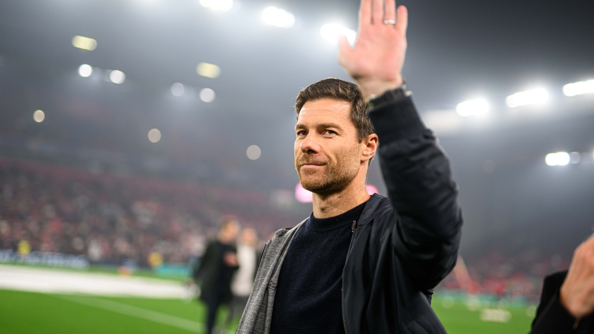 Mit Xabi Alonso zurück an die Anfield Road: Wie Liverpool den Bayer 04-Trainer empfing