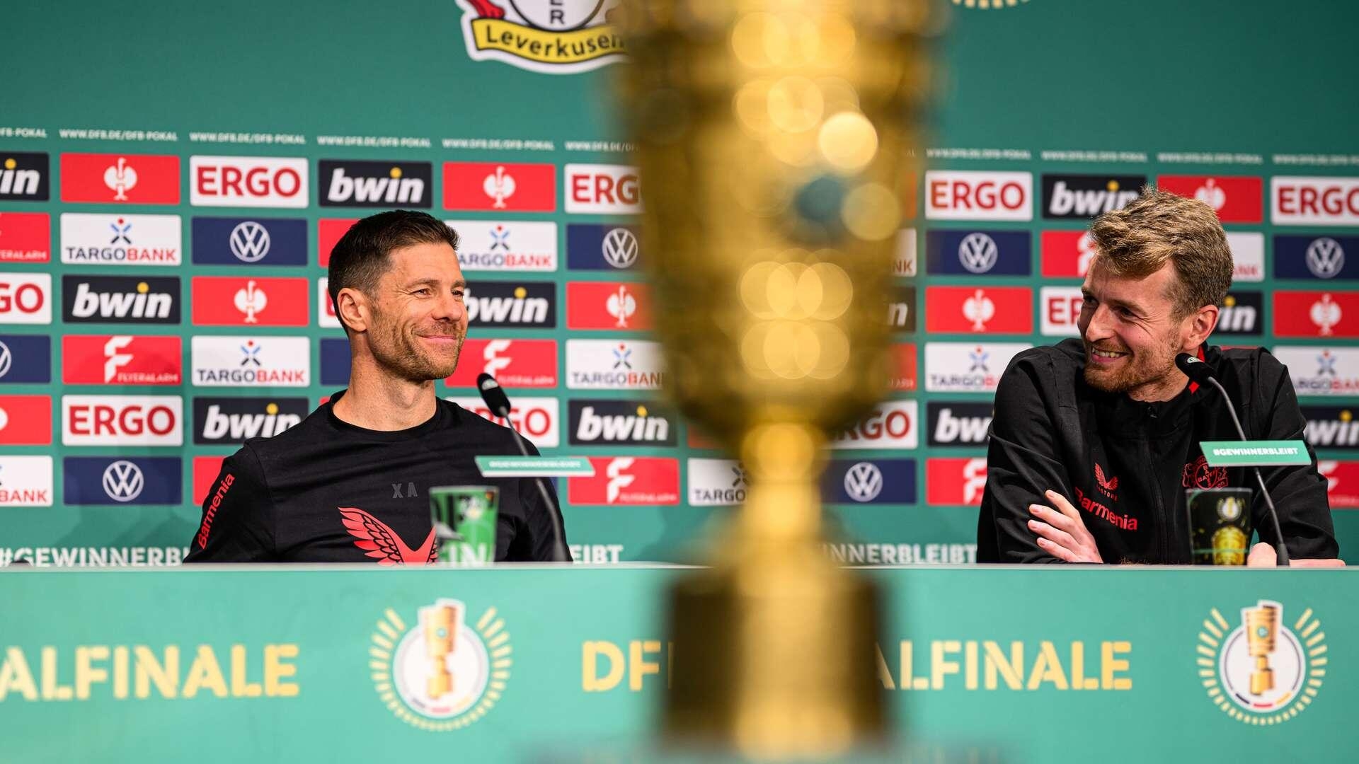 Die Pressekonferenz vor dem DFB-Pokalfinale mit Xabi Alonso und Lukas Hradecky