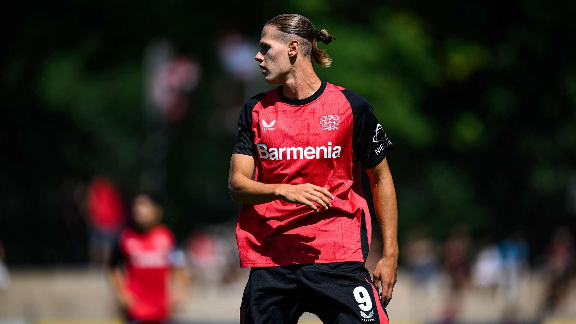 2:1 Heimsieg gegen Hennef | U19 klebt dank Stepanov-Doppelpack weiter an Tabellenspitze