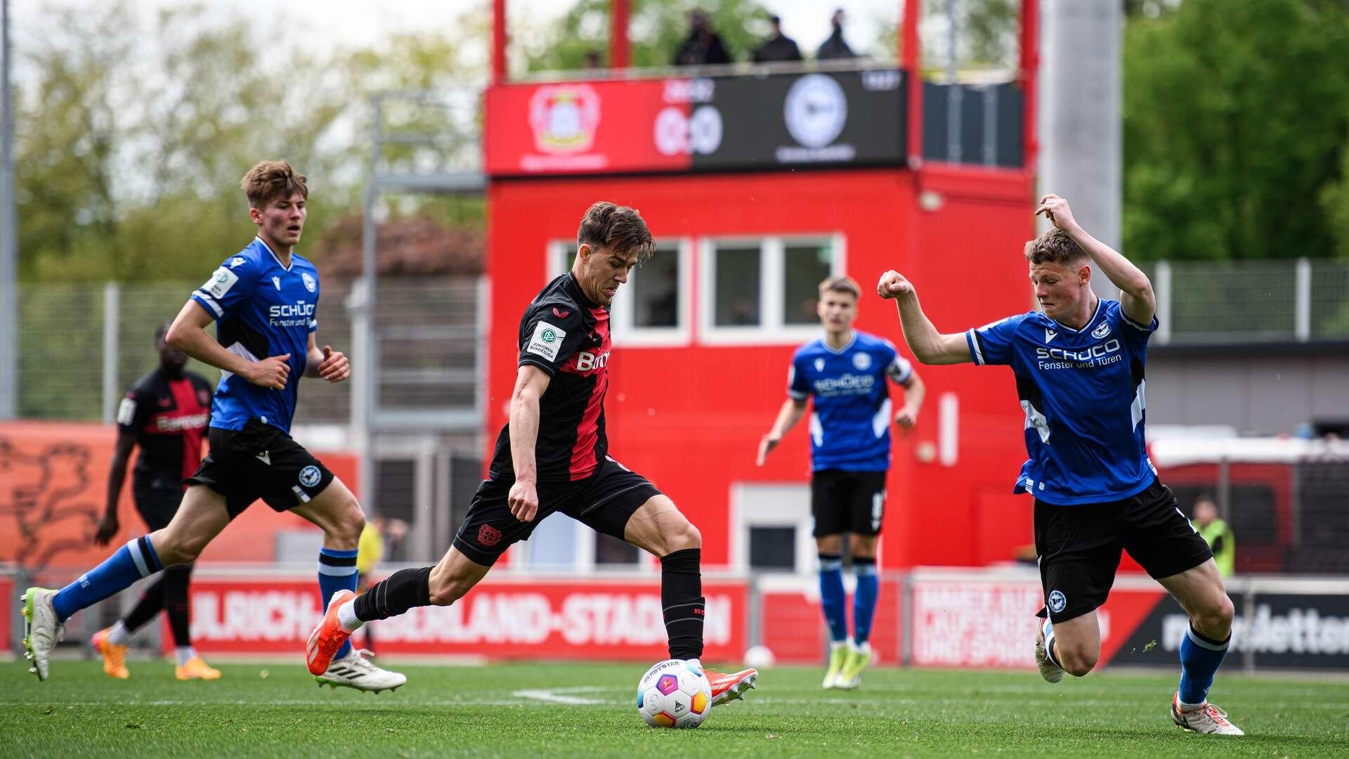 U19 behauptet nach 5:0 gegen Bielefeld Platz zwei | 24. Spieltag