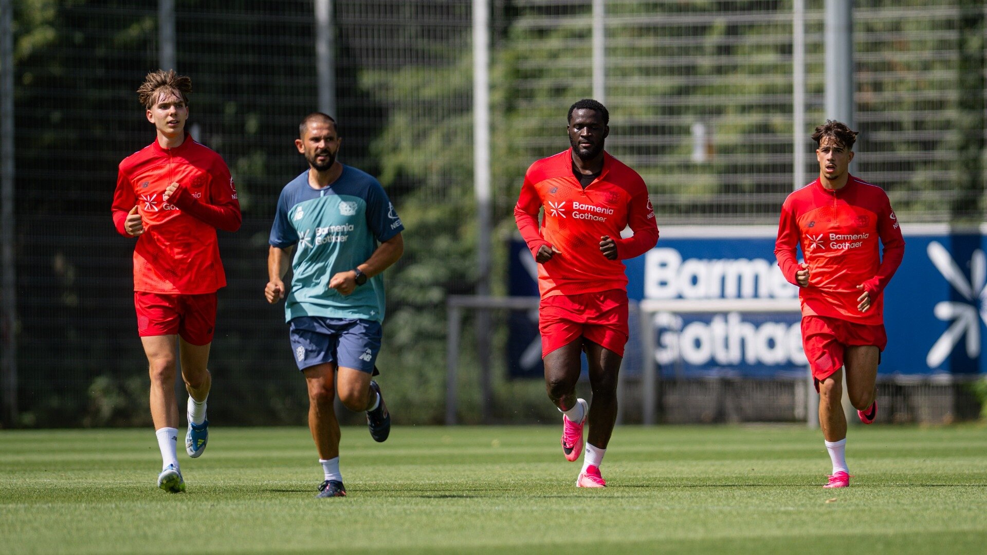 Mit Eichhorn und Moreira: Kleine Trainingsgruppe auf dem Platz gestartet
