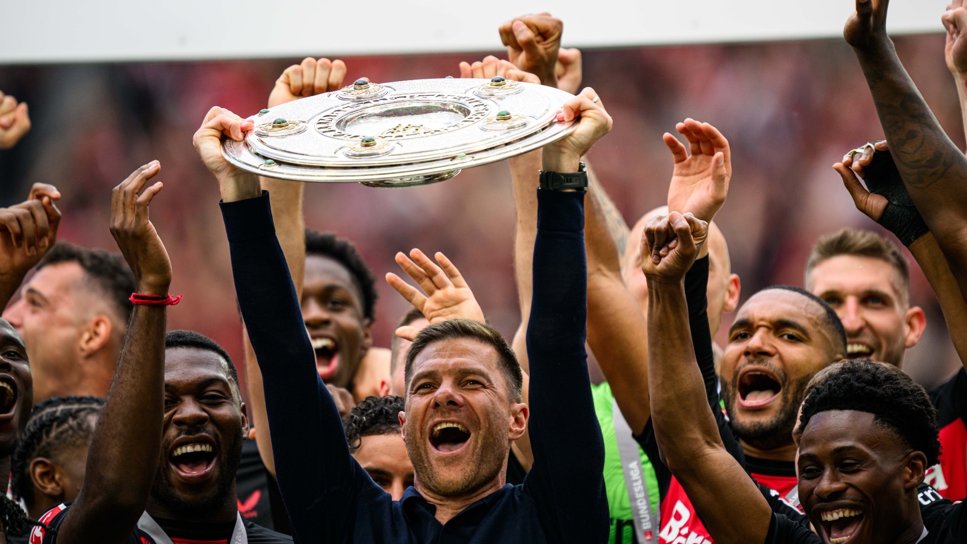 DIE Meister-Momente: Xabi Alonso, Lukas Hradecky und die Werkself feiern mit der Schale | Bundesliga | Ungeschlagen!