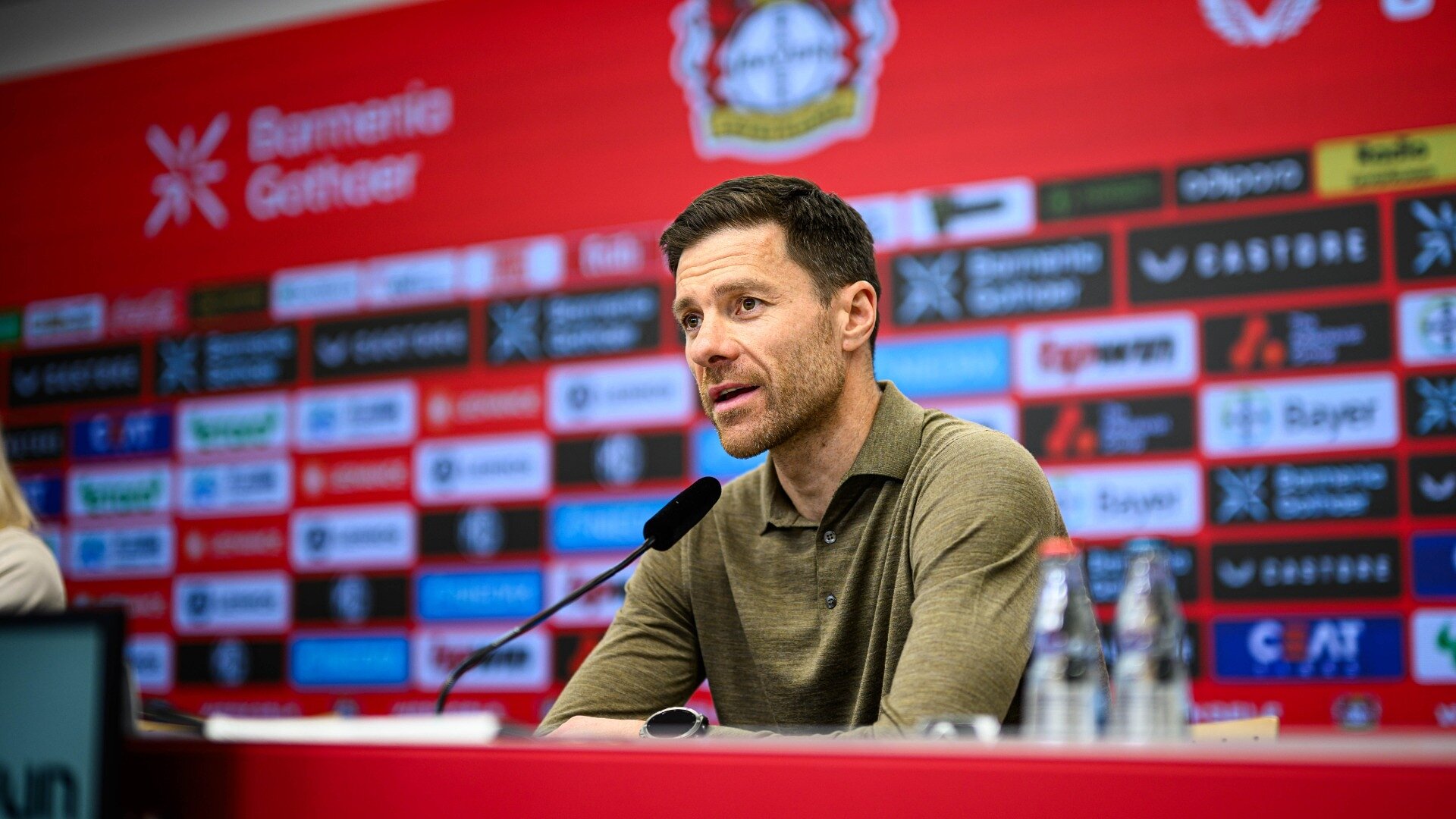 Die PK nach dem 2:0-Heimsieg gegen den FCA mit Thorup und Alonso | 31. Spieltag