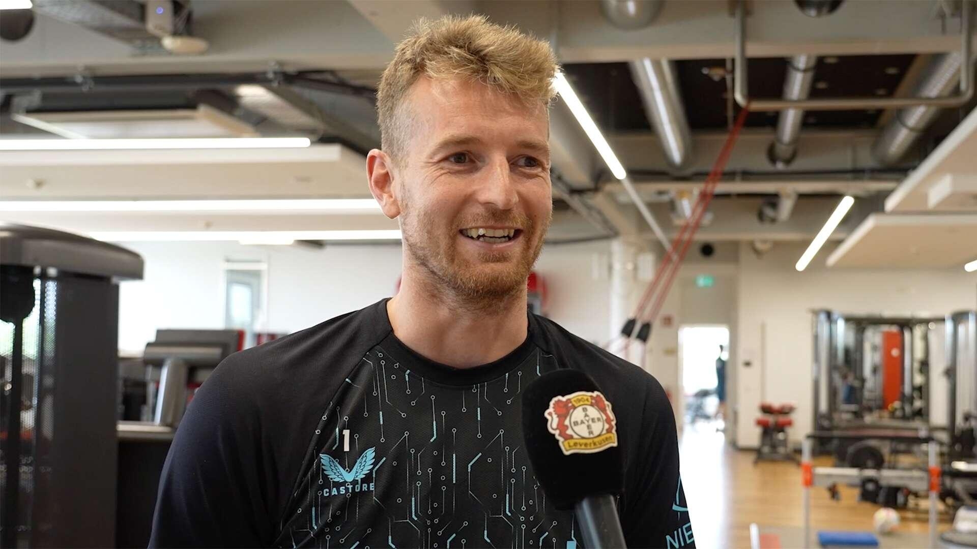 Es geht wieder los! 04 Fragen an Lukas Hradecky