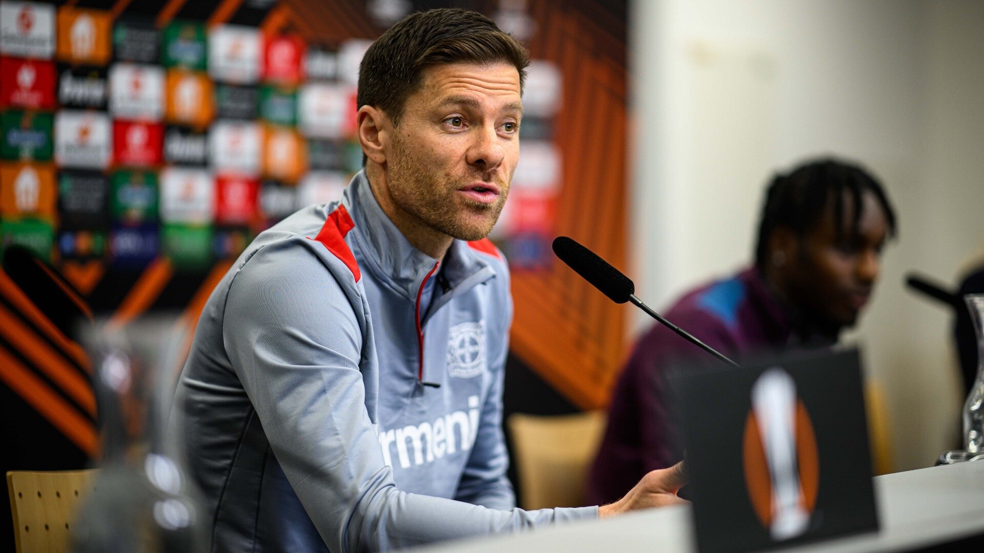 Die PK vor #B04WHU mit Alonso und Frimpong | Viertelfinale UEL