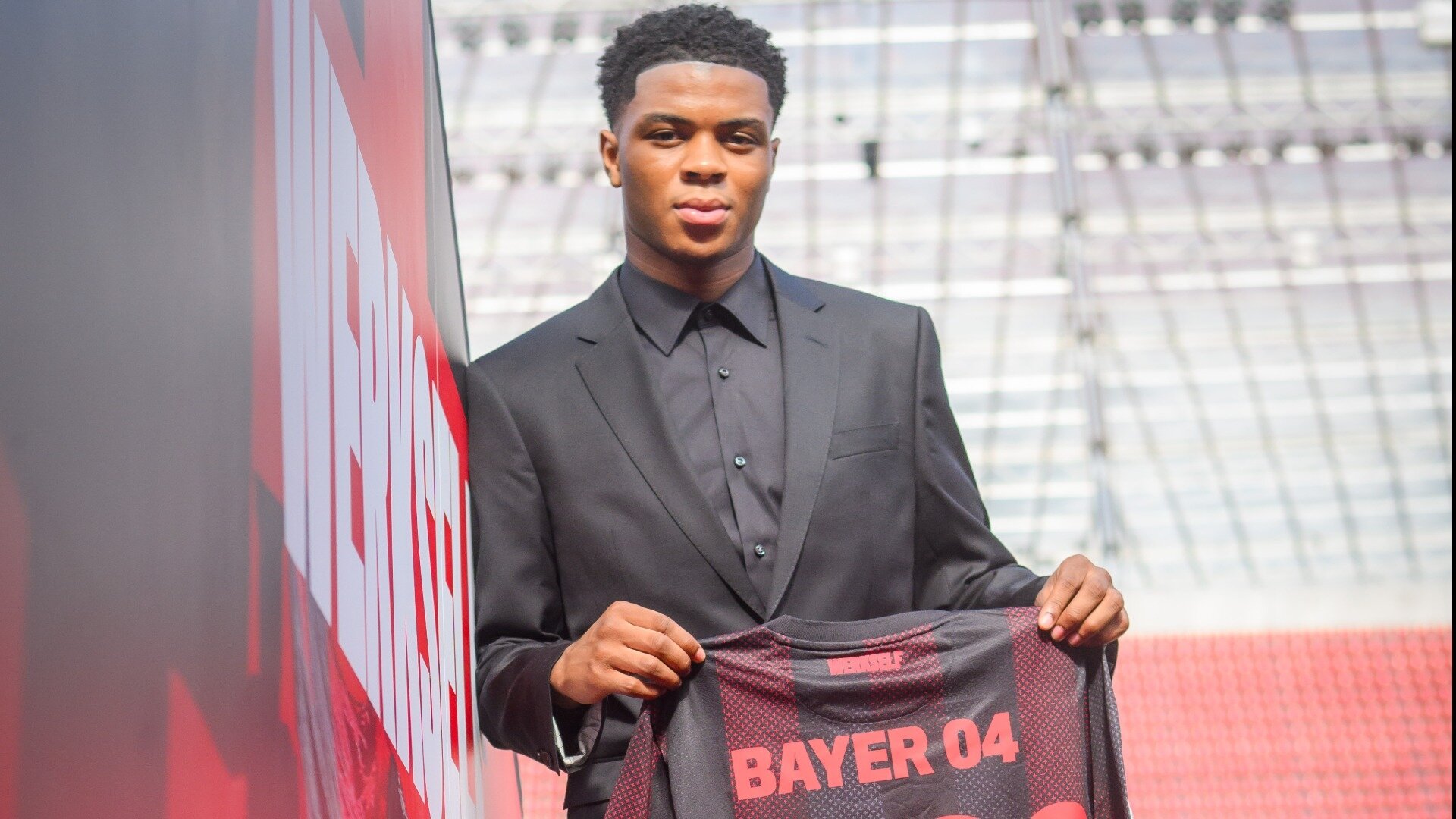 Farid Alfa-Ruprecht: Sein erster Tag in Leverkusen | Interview & Behind the Scenes