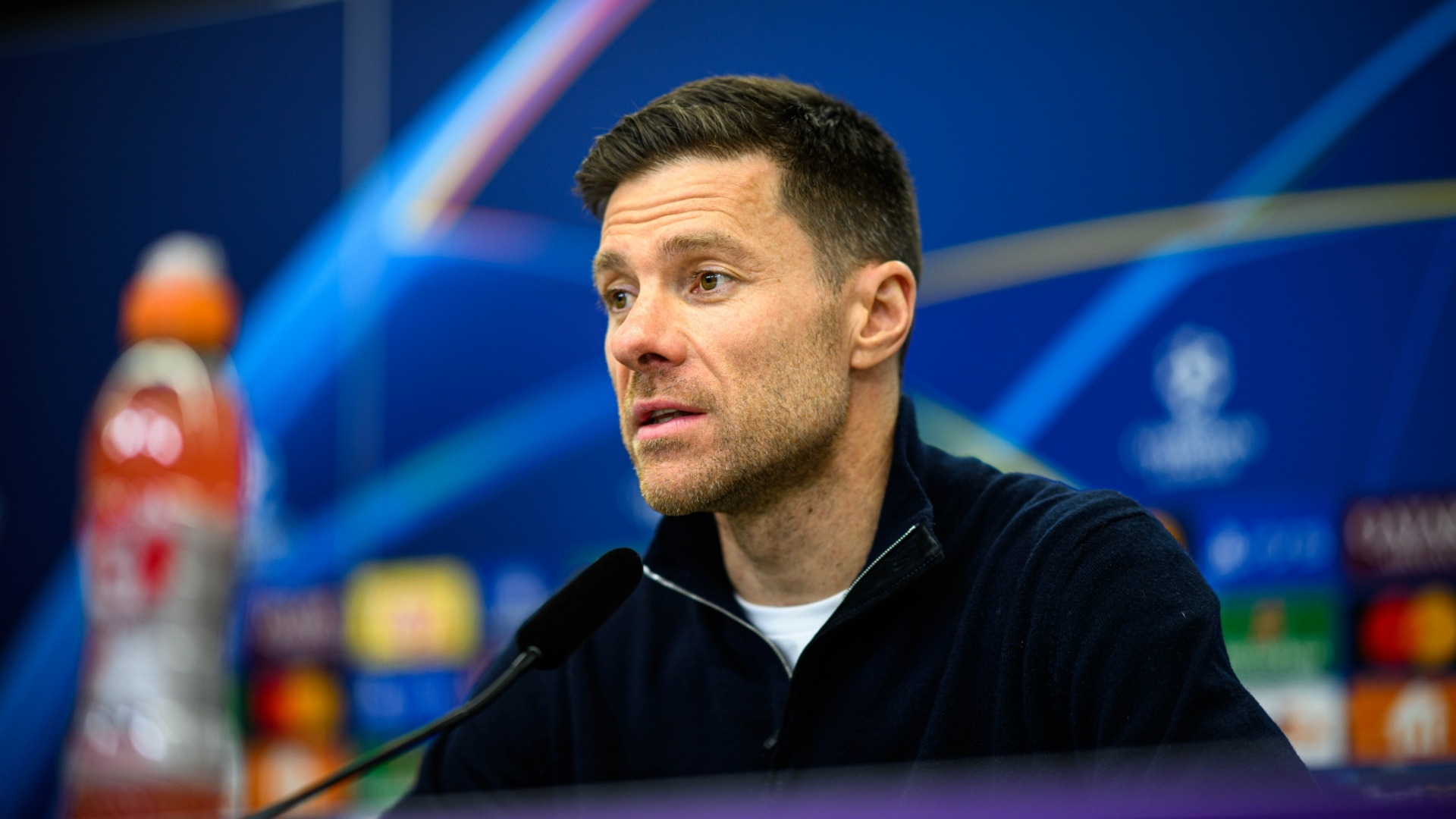 LIVE | Die PK nach dem Ausscheiden in der Champions League mit Xabi Alonso | Achtelfinale UCL