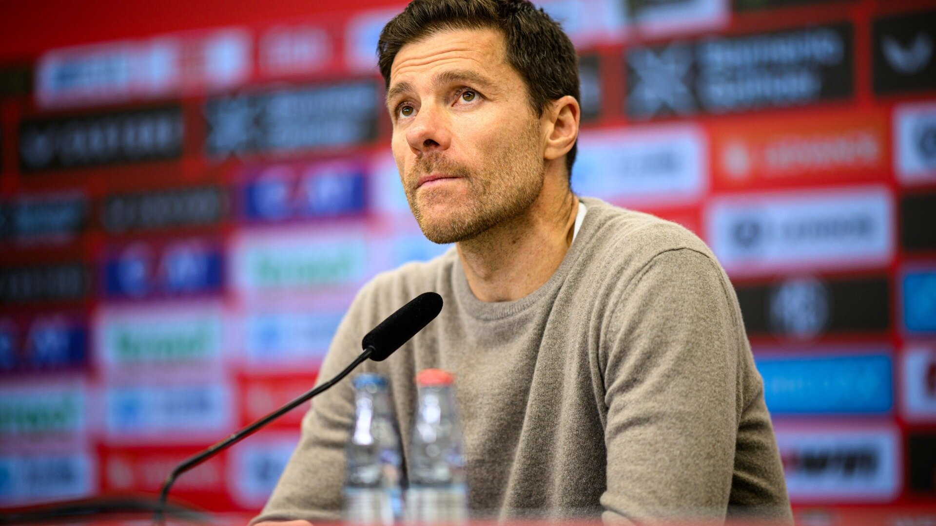 LIVE | 0:0 gegen Stuttgart | Die PK mit Hoeneß und Alonso | 9. Spieltag