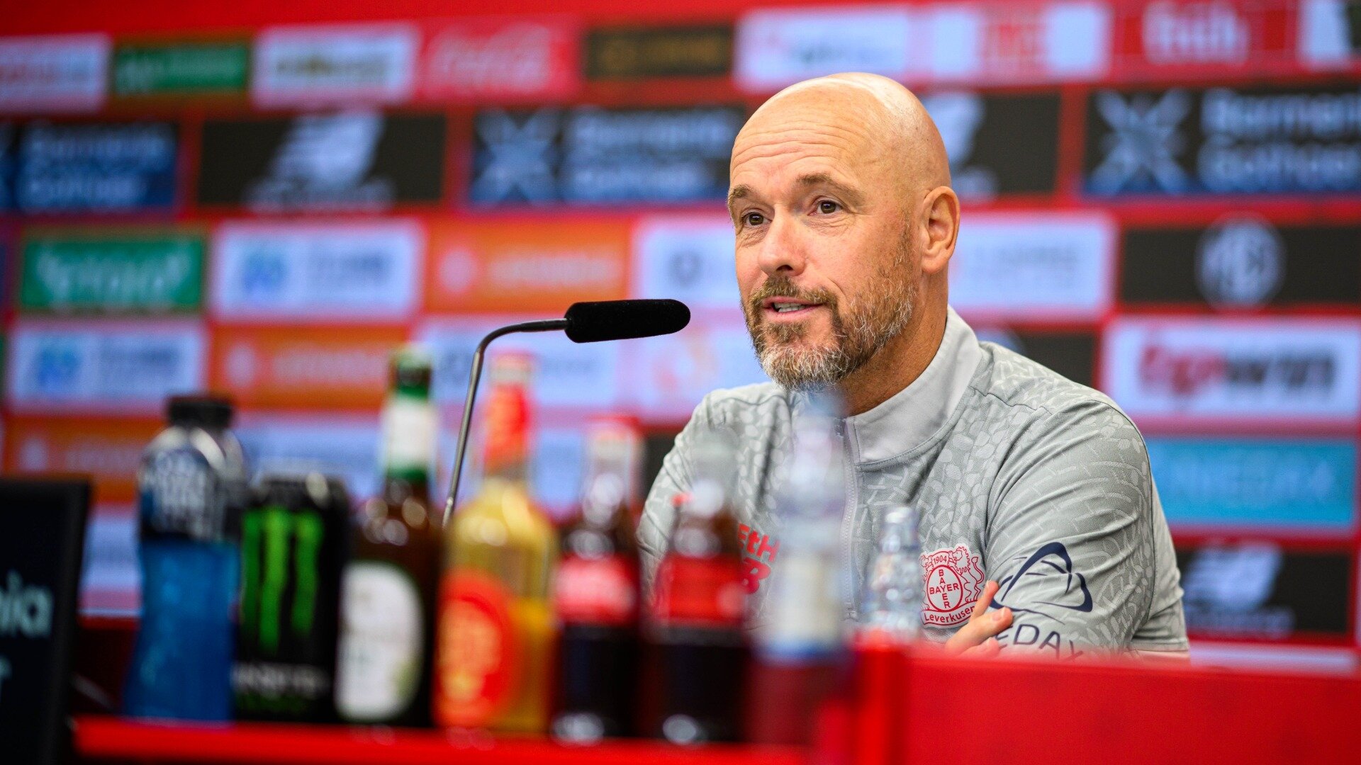 Erik ten Hag terancam dipecat Bayer Leverkusen