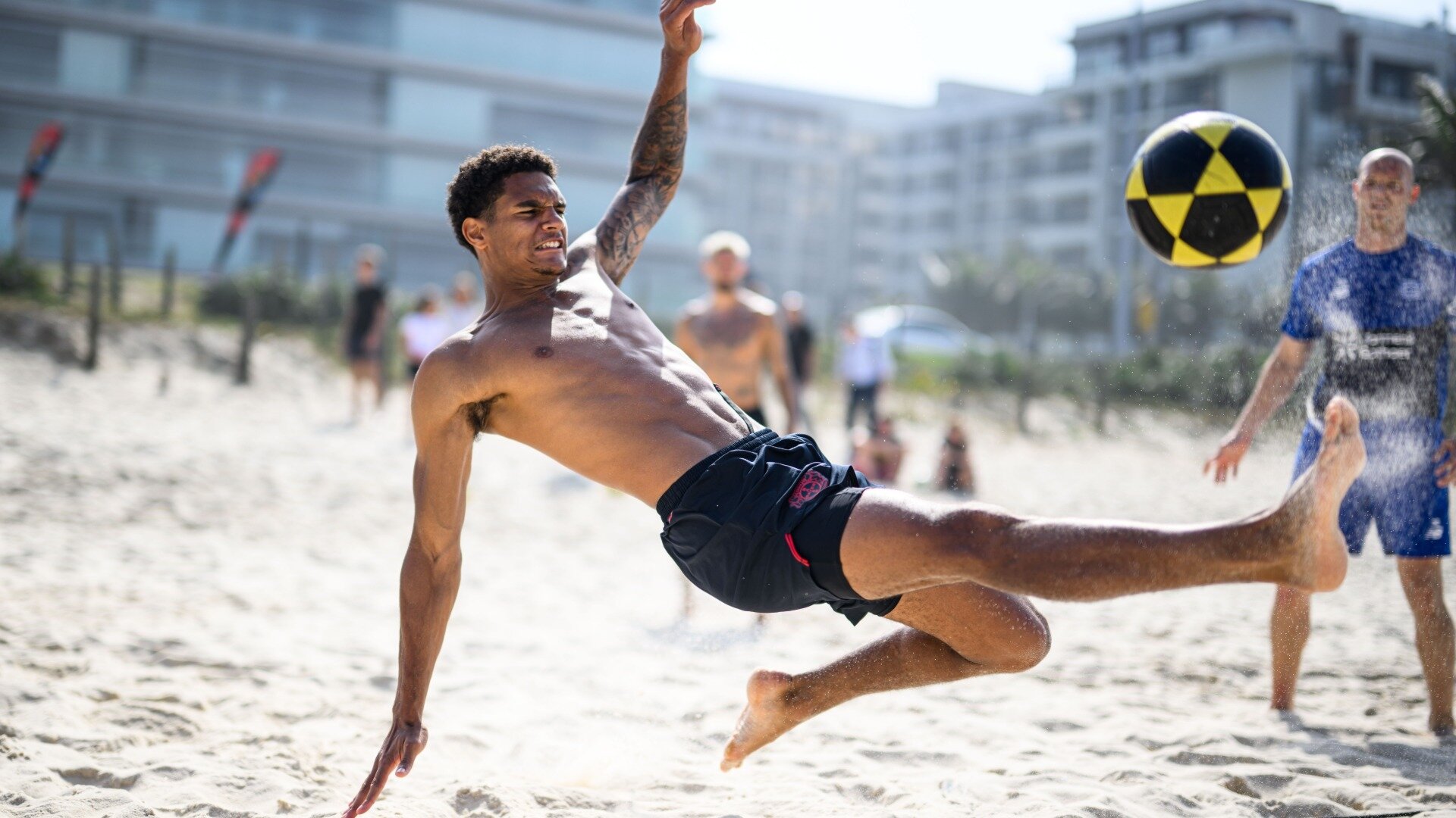 Footvolley am Strand von Rio | Siegerteam feiert mit Jubellauf ins Meer