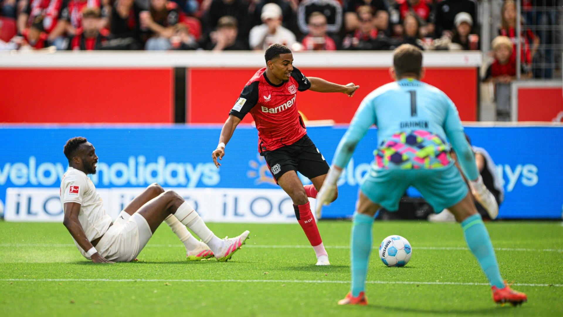 Werkself beat Augsburg in penultimate home game | 31st matchday