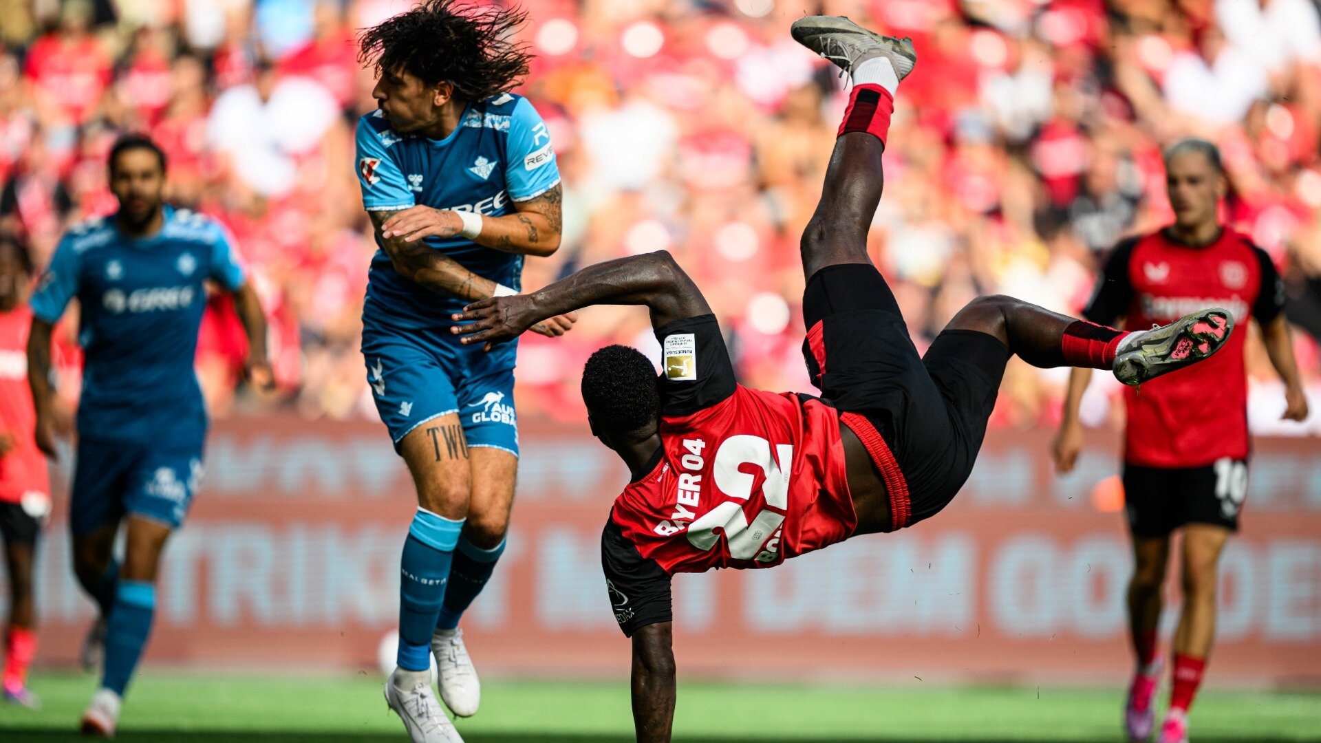 Belocian trifft zum ersten Mal unterm Kreuz | Testspiel | Bayer 04 - Betis