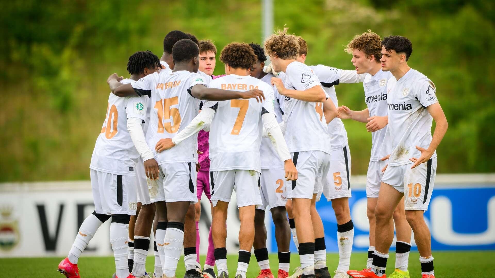 Sieg im Elfmeterschießen! U19 zieht ins Halbfinale ein