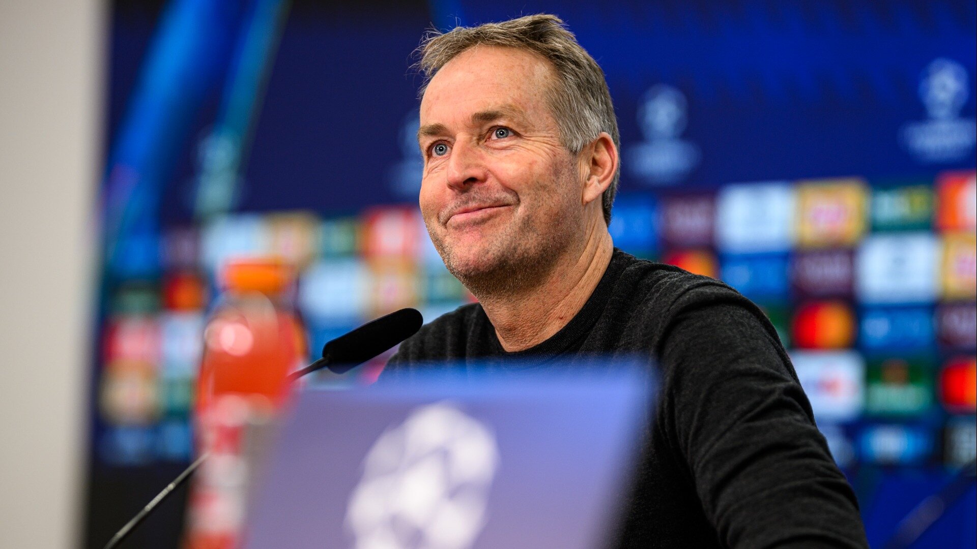 LIVE ab 13.30 Uhr | Die PK mit Hjulmand und Kofane vor dem Achtelfinal-Hinspiel gegen Arsenal | Achtelfinale UCL