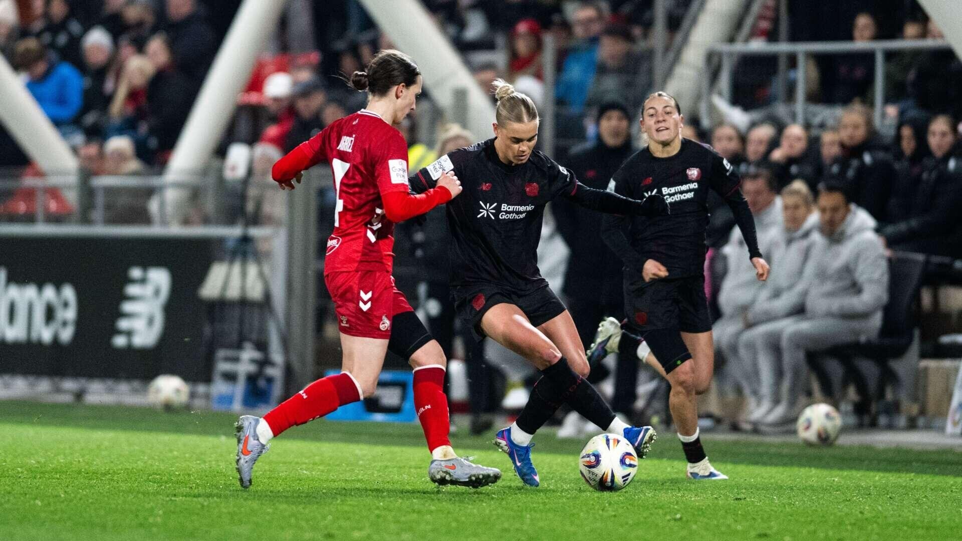 Frauen holen Derbysieg am Karnevalsfreitag | 18. Spieltag