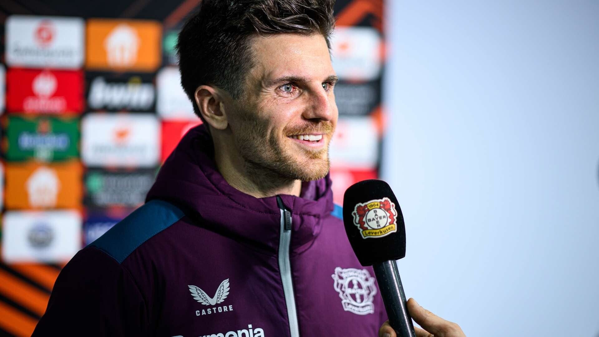 Jonas Hofmann: "Glücklich, hintenraus das Ding gezogen zu haben" | Gruppenphase UEL