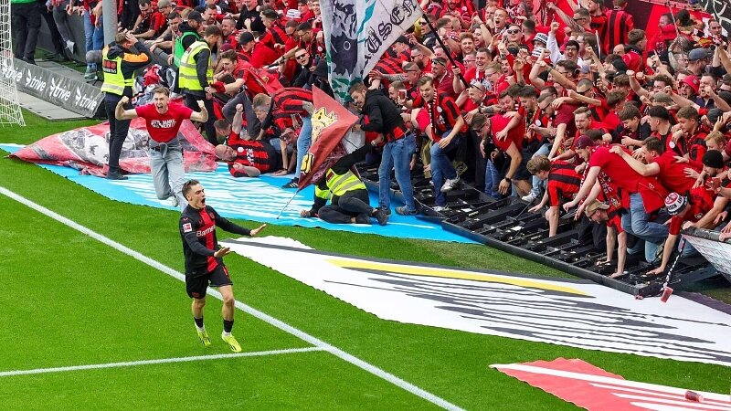 Der Platzsturm: Alle Perspektiven | Ein Jahr „Deutscher Meister SVB!“