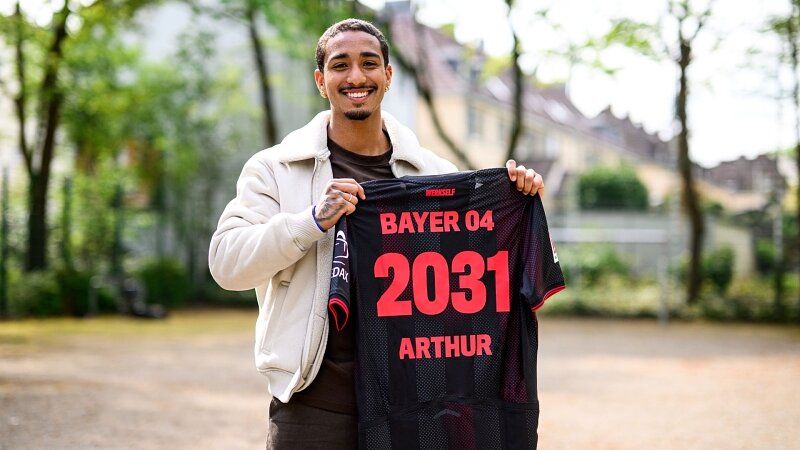 Arthur: „Ich möchte hier die nächste Bayer 04-Legende aus Brasilien werden“ | Interview zur Vertragsverlängerung