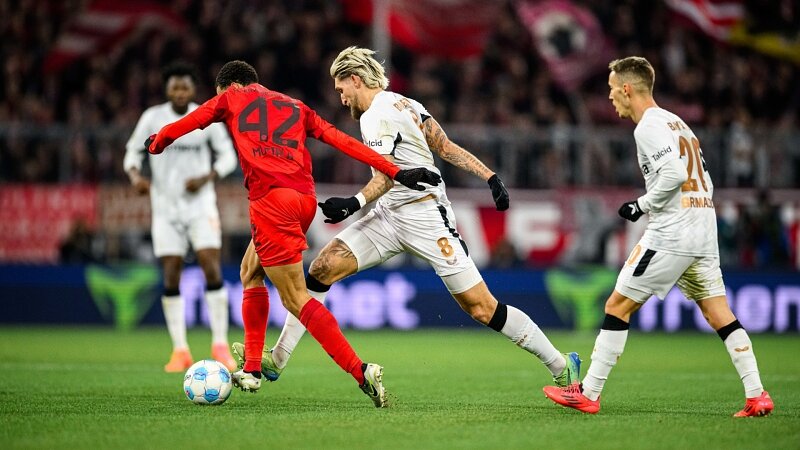Tella heads Werkself into quarter-finals | Round of 16 DFB Pokal